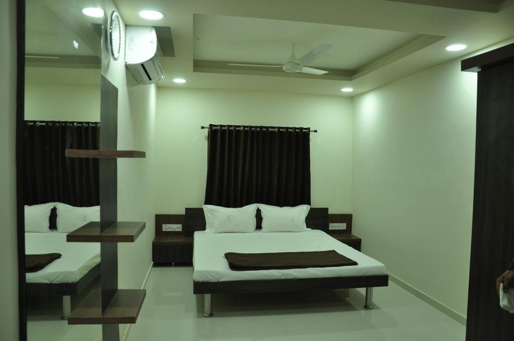 Shivdhara Hotel & Residence Radźkot Pokój zdjęcie